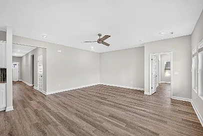 4 bed, 1942 sqft, $3,500 — Photo 2