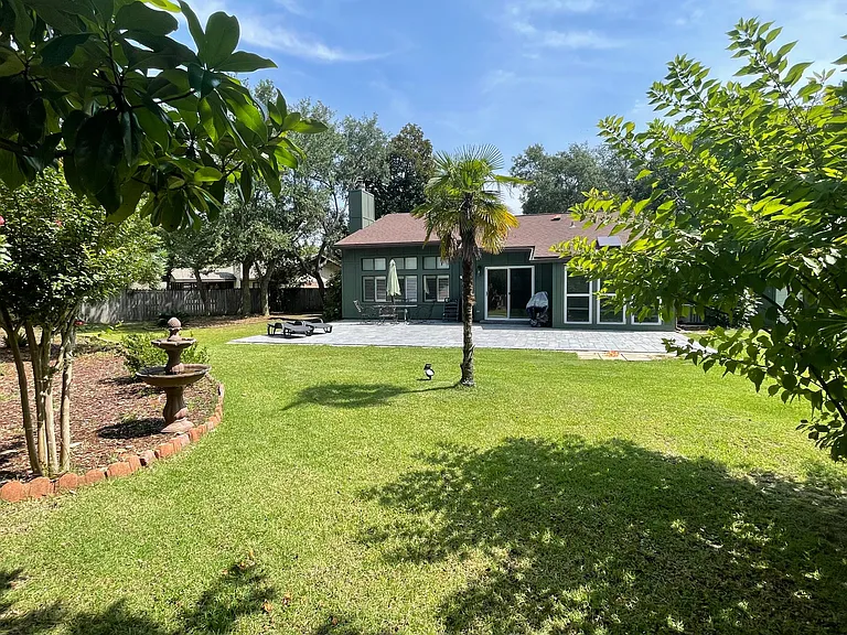 426 Martinique Cv — Photo 19