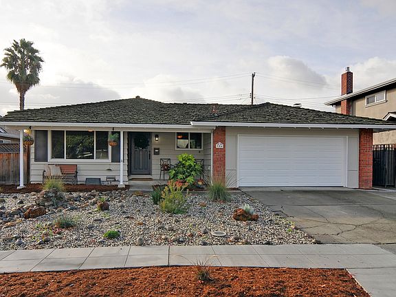 3rd image of 756 El Sombroso Dr