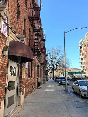 Rented by Lang Realty LLC | media 10