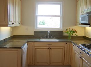 184 Sycamore St, San Carlos, CA 94070