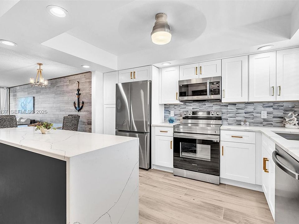 1st image of 2018 S Federal Hwy APT 402
