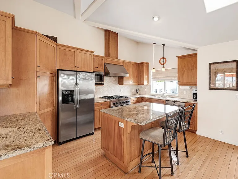817 Monterey Blvd — Photo 8