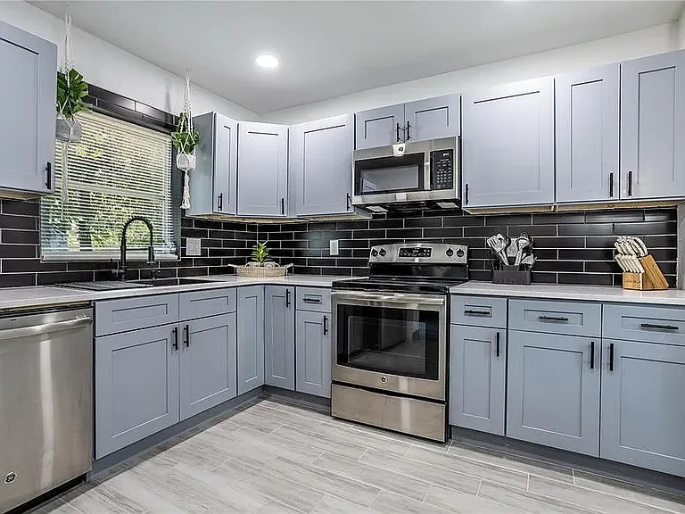 1213 Corbett Ln #3 — Photo 4