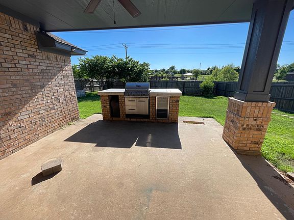 4th image of 521 Beechwood Way