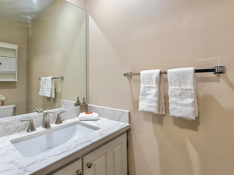 8249 E Redwing Rd — Photo 38