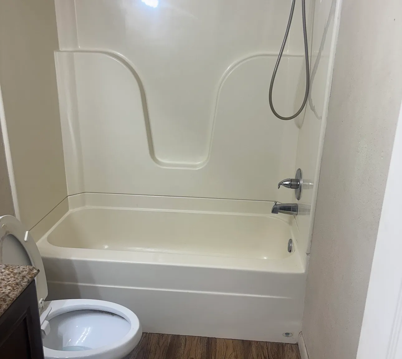 3 bed, 1200 sqft, $1,000 — Photo 3