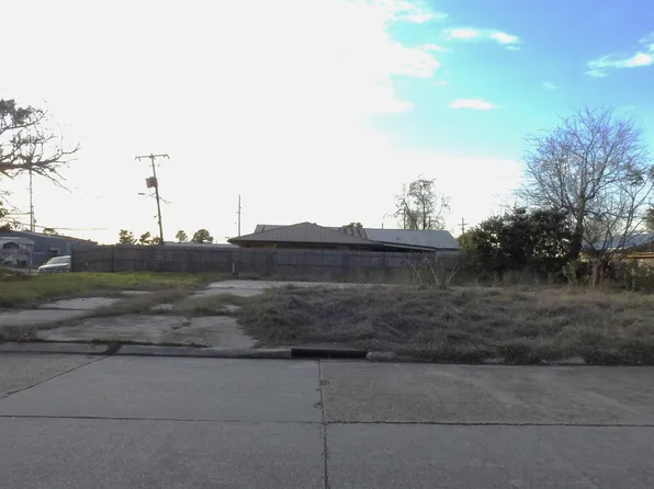 305 Dixie Ave, Houma, LA 70363