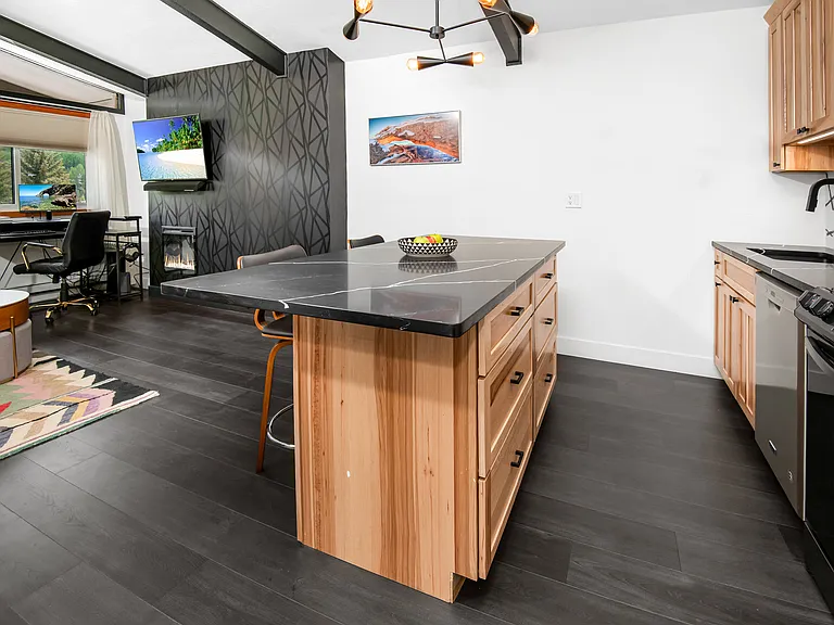 2059 Chamonix Ln #3 — Photo 9