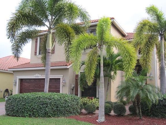 3rd image of 4940 Bismarck Palm Dr
