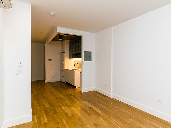 2nd image of 195 Sullivan Pl APT 4F