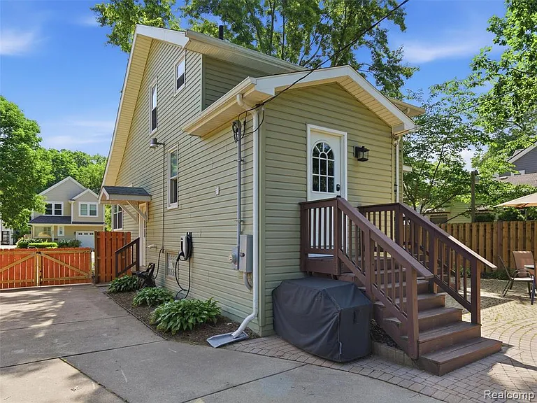 626 Kayser Ave — Photo 24