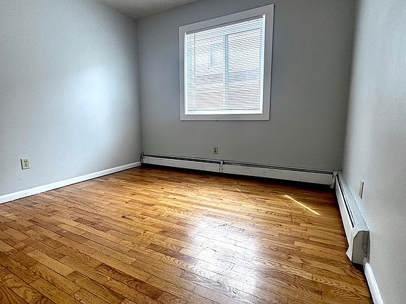 5th image of 2212 Bryant Ave S APT 103