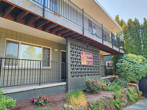 2nd image of 3200-3236 SW Marigold St #3226