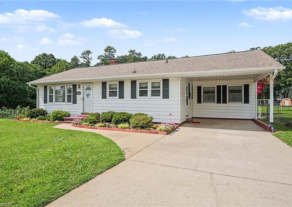 1st image of 724 Lake Dr