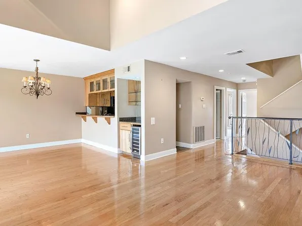 404 Tchefuncte Oaks Dr #404, Mandeville, LA 70471