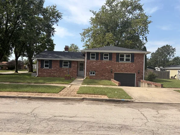 495 S Prairie Ave, Bradley, IL 60915