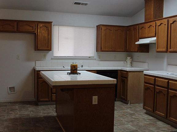 4th image of 5209 E Lamona Ave