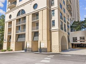 3040 Peachtree Rd NW