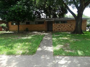 2422 Lazybrook Dr, Houston, TX 77008
