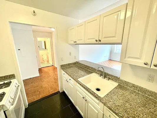 Rented by Addison Property Group | media 16