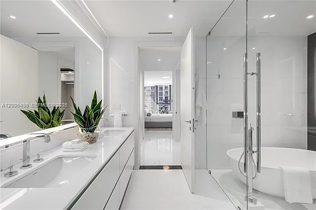300 Biscayne Boulevard Way #2802E — Photo 40