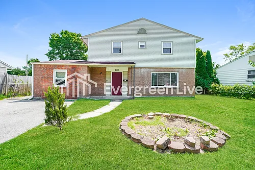 2116 Easthaven Dr Photo 1