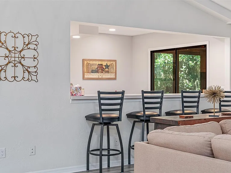 8101 NW 46th St — Photo 23