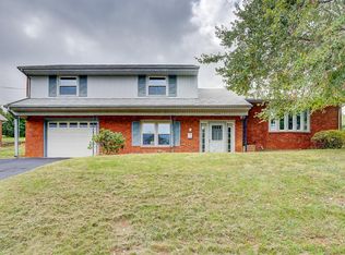 642 Commander Dr, Roanoke, VA 24012