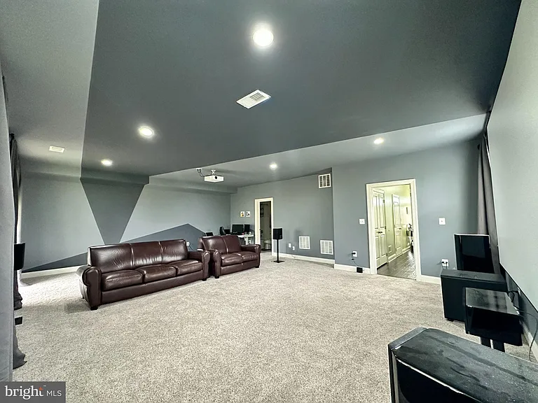 22611 Windsor Locks Sq — Photo 44