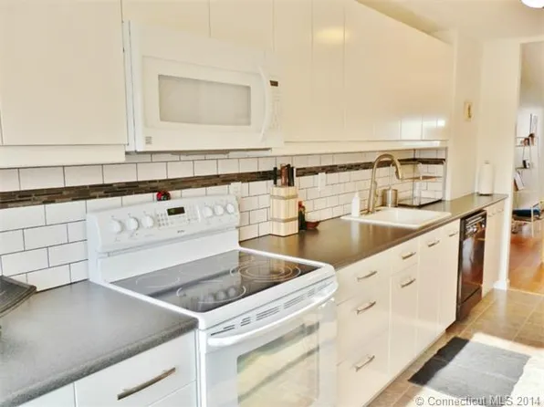 528 Shennecossett Rd #19, Groton, CT 06340