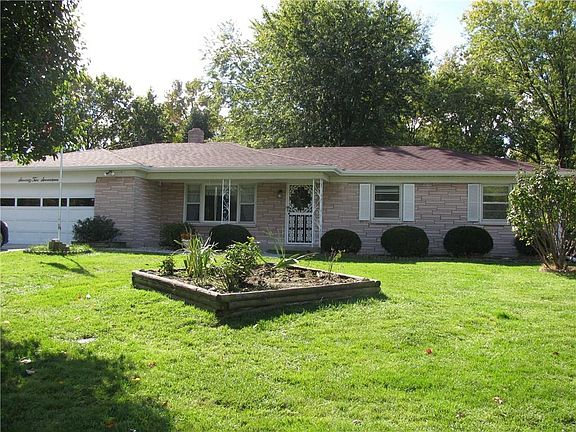 3rd image of 7217 Castle Manor Dr
