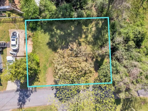 110 Sherman St, Greer, SC 29650