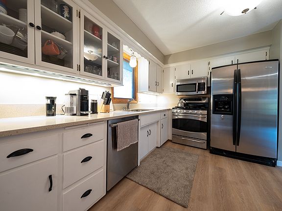 5th image of 3108 Country Wood Dr