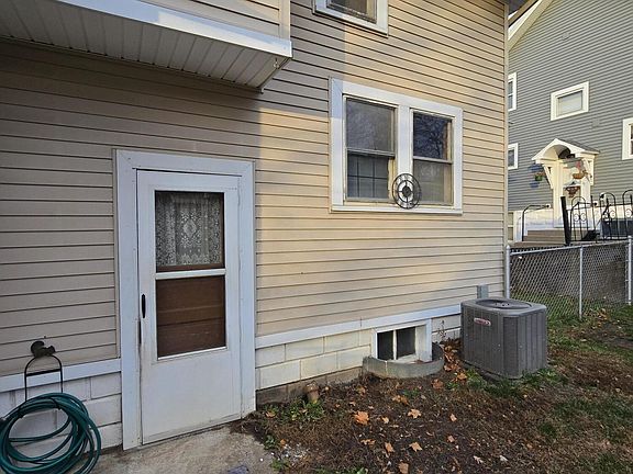 4th image of 743 W Woodlawn Ave