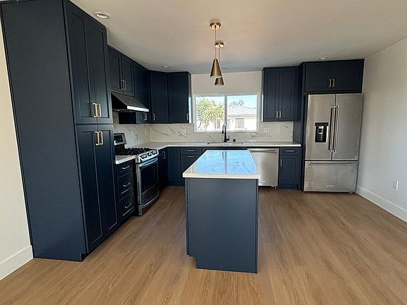 3rd image of 2079 Cable St #2