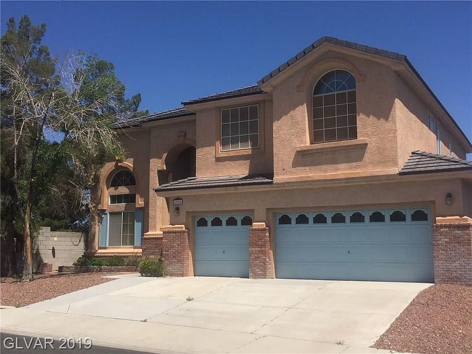 6 Bedroom Pool Home with so much potential!  No HOA! Located close to I95 Freeway and walking distance to shopping and restraunts