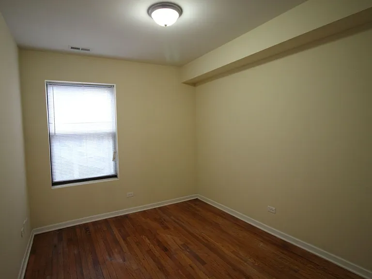 3007 W Lawrence Ave #3W — Photo 5