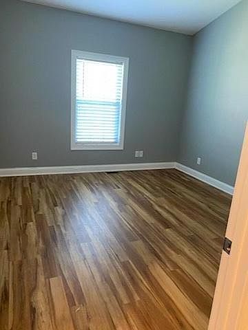1st image of 123 Greystone Ct