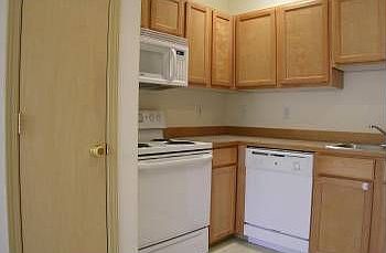 4th image of 910 Loves Hill Dr