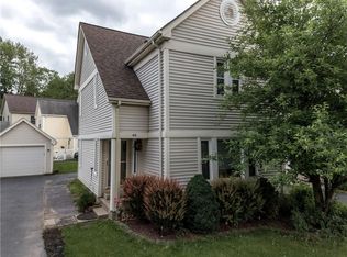 40 Schilling Ln, Rochester, NY 14618