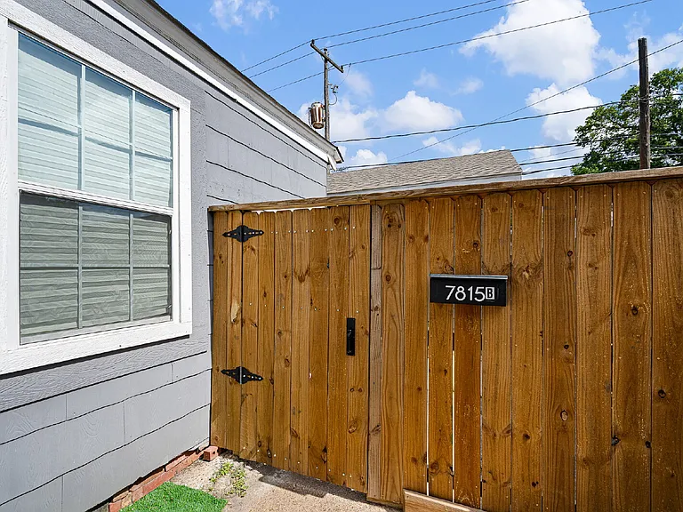7815 Harding St #B — Photo 21