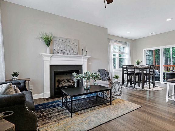 5th image of 250 Day Lily St