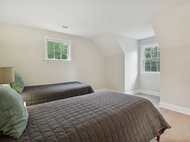 39 Linden Ln — Photo 26