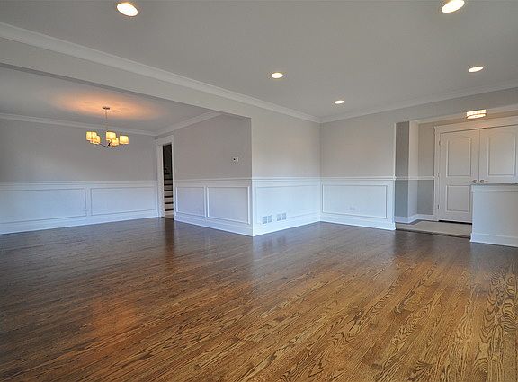 4th image of 17061 Dobson Ave