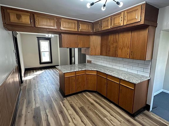 5th image of 35 Landrum Ave