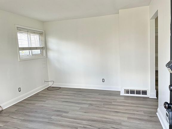 2nd image of 337 W Rowland Ave