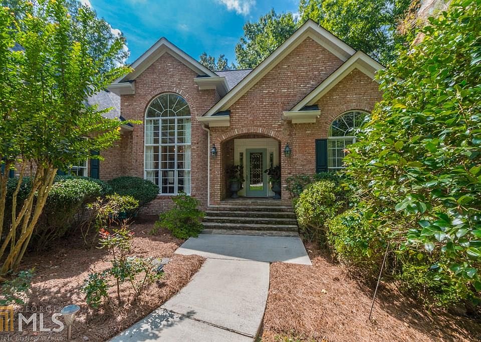 1st image of 221 Tall Oaks Dr