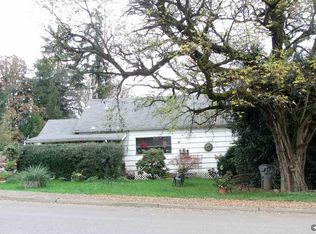 207 N 9th St, Philomath, OR 97370
