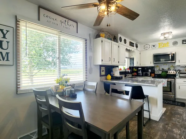 310 Pine Ave, New Salem, ND 58563